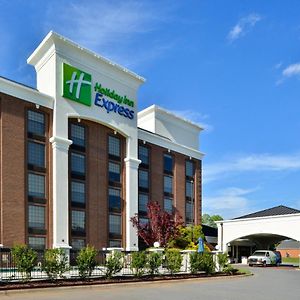 Holiday Inn Express Winston-Salem Medical Ctr Area